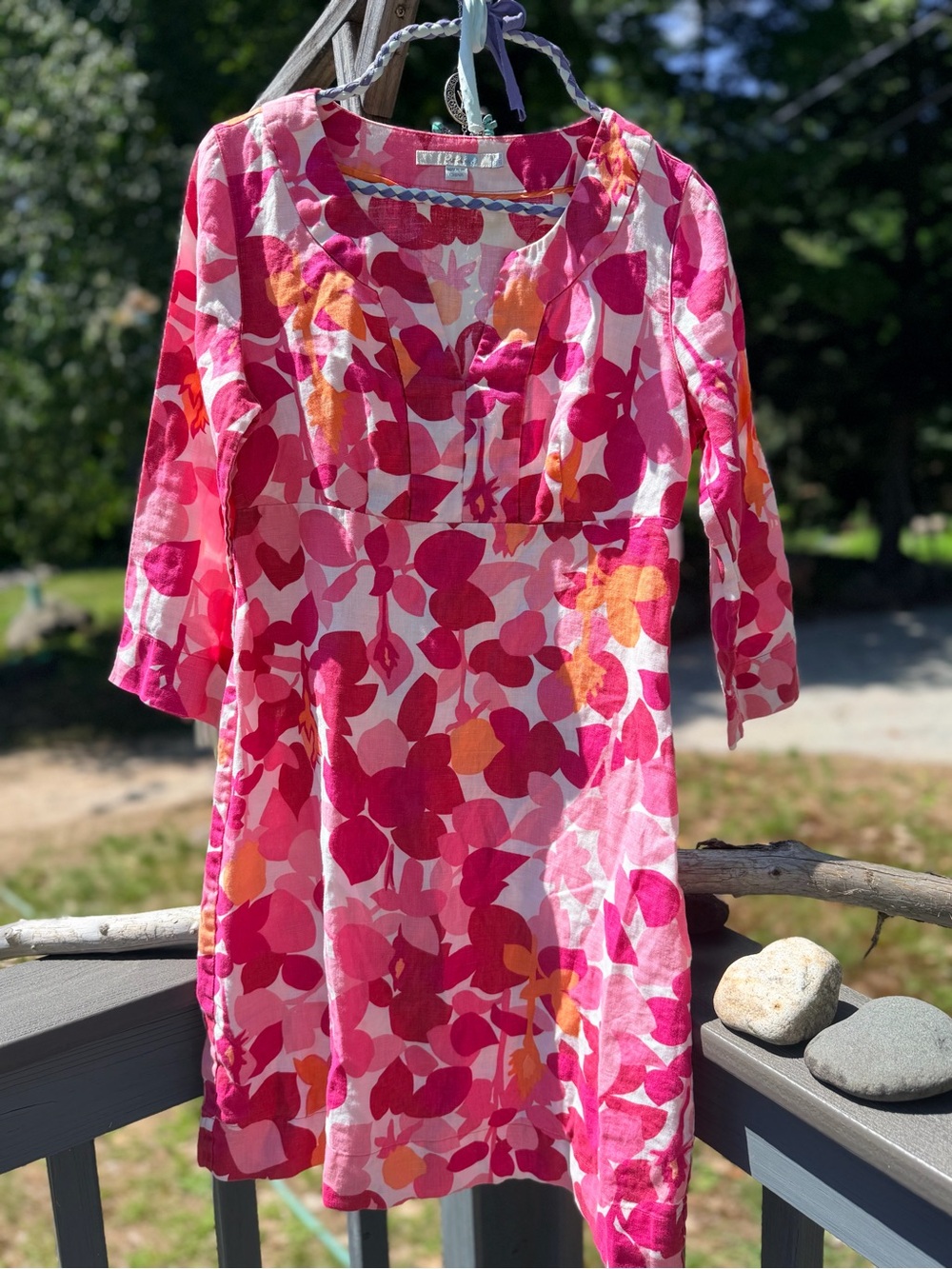 Boden Linen Dress in Tones Shades of Pink on white ground w/orange accents